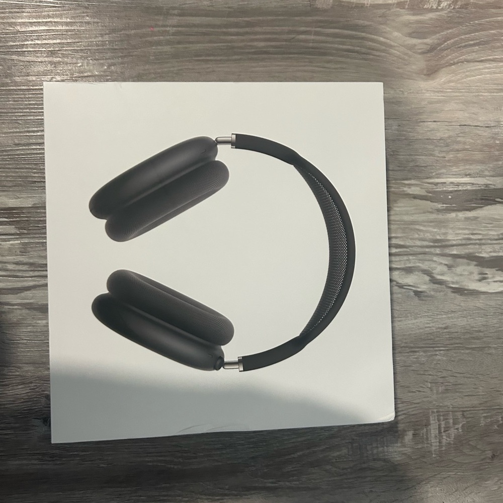 Apple maxes-Midnight